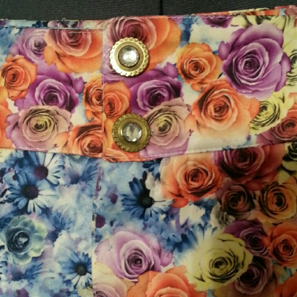 💐Cyn Shorts - Picture 2 of 6